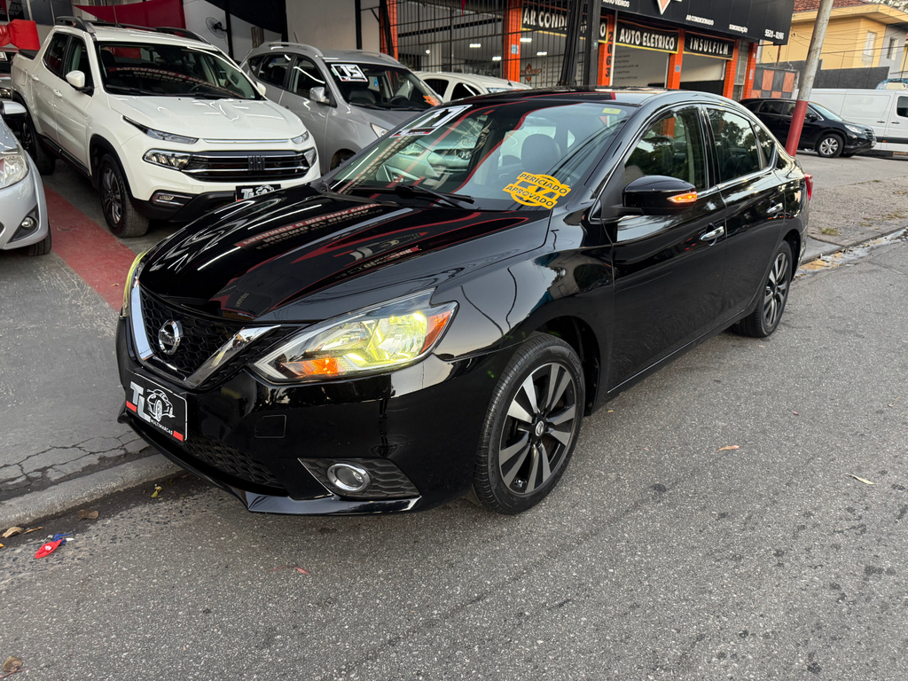 Nissan Sentra Preto