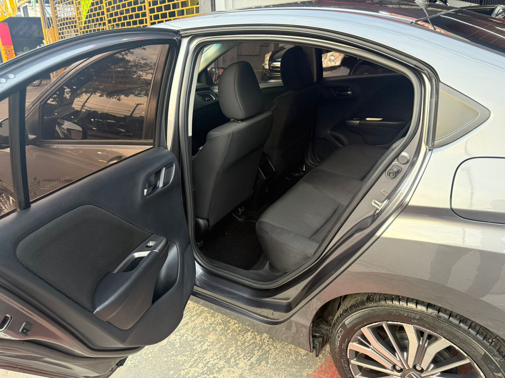 Honda City Cinza