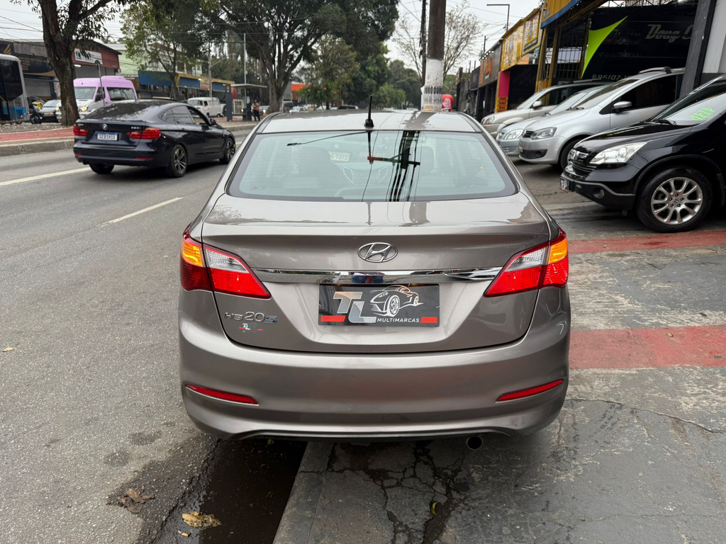 Hyundai HB20S Prata
