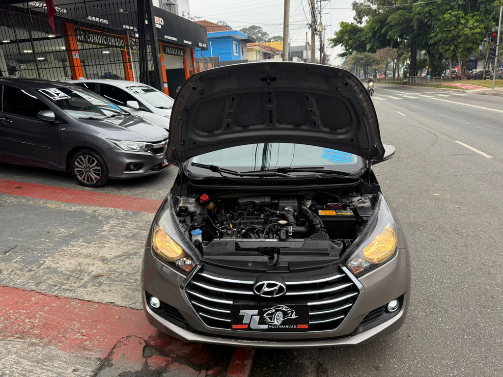 Hyundai HB20S Prata