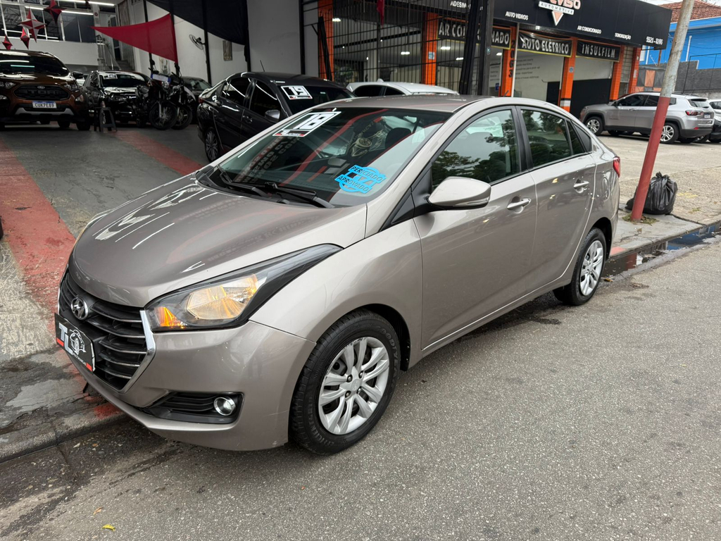 Hyundai HB20S Prata
