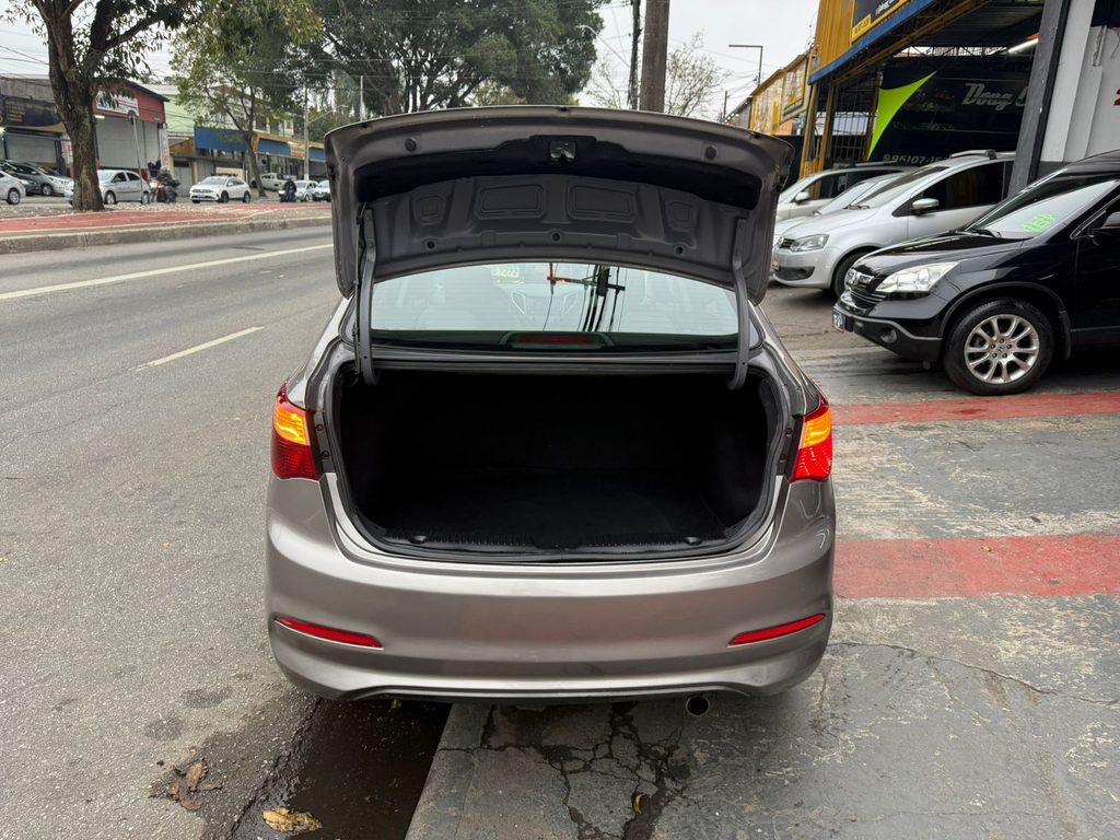 Hyundai HB20S Prata