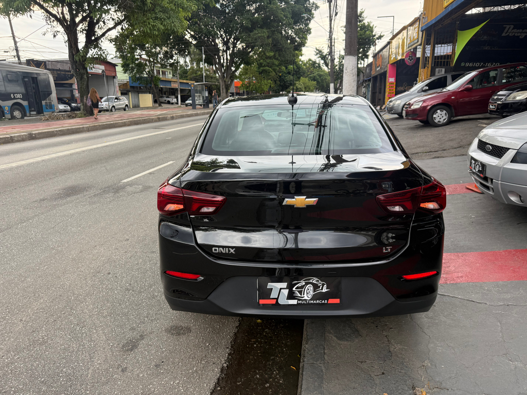 Chevrolet Onix Sedan Preto