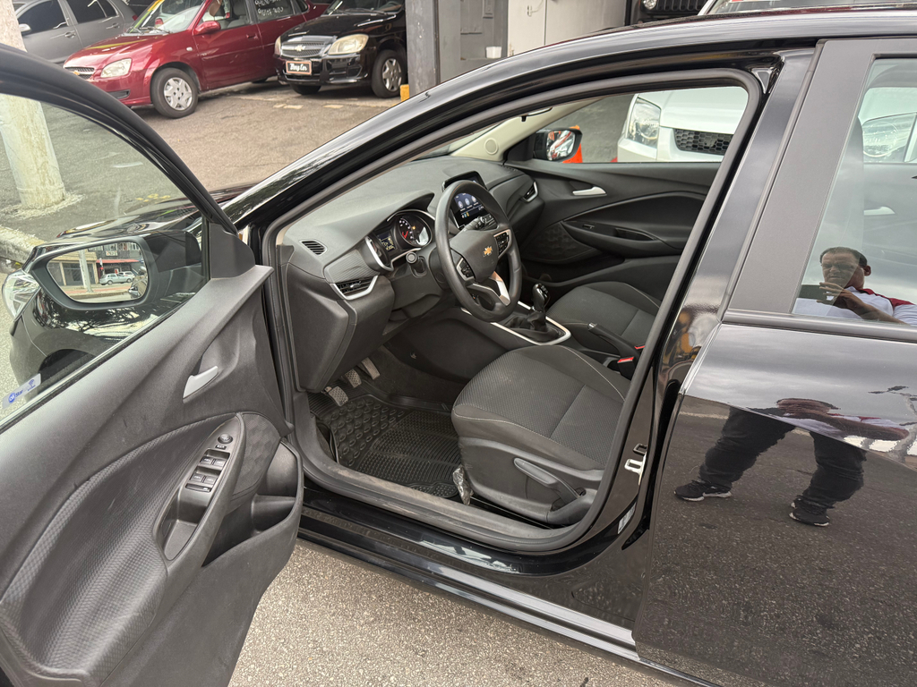 Chevrolet Onix Sedan Preto