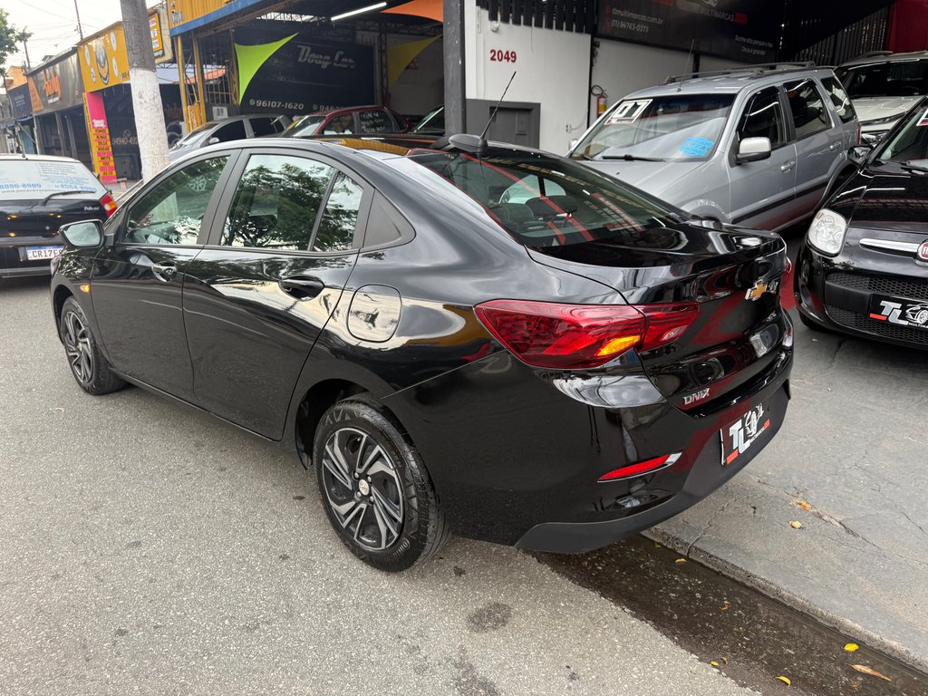 Chevrolet Onix Sedan Preto