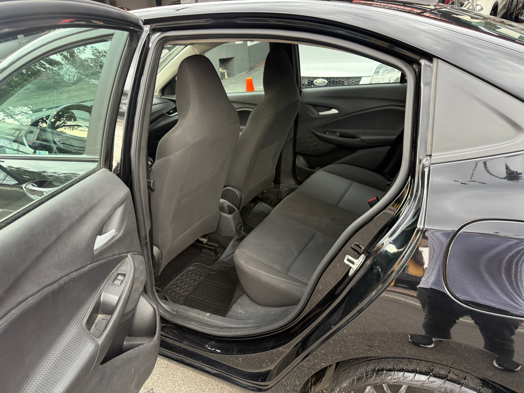 Chevrolet Onix Sedan Preto
