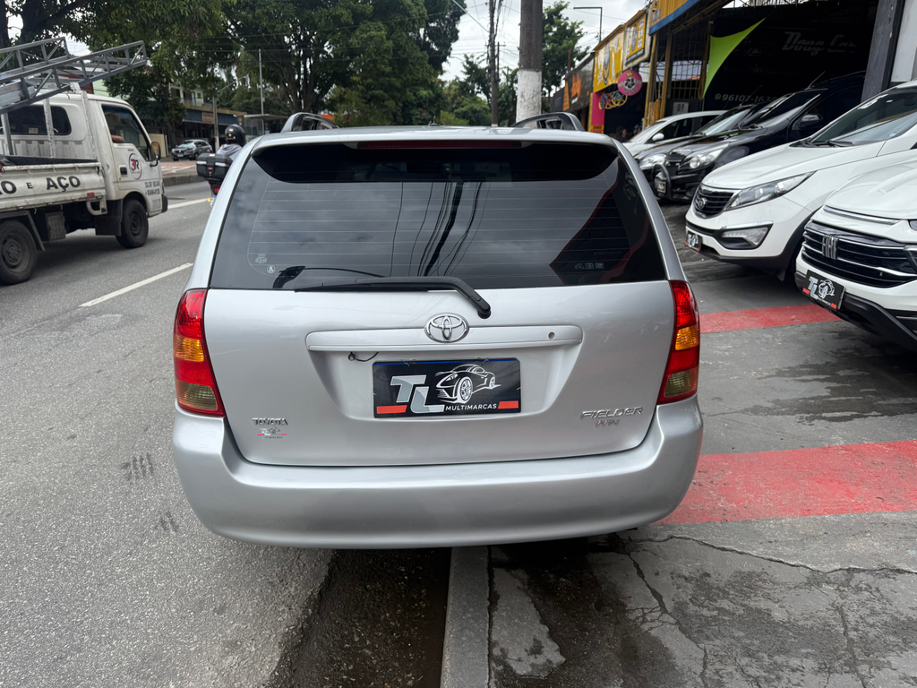 Toyota Fielder Prata