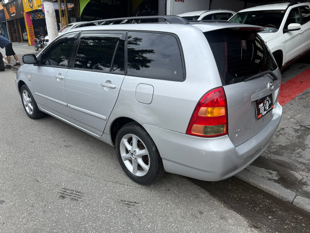 Toyota Fielder Prata