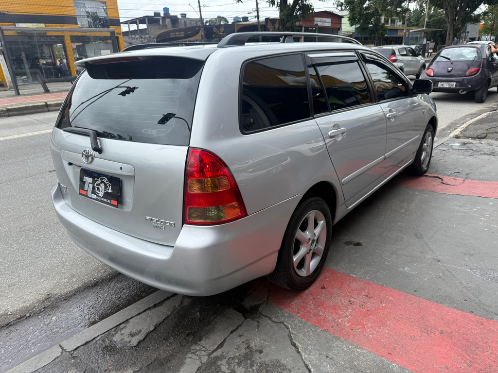 Toyota Fielder Prata