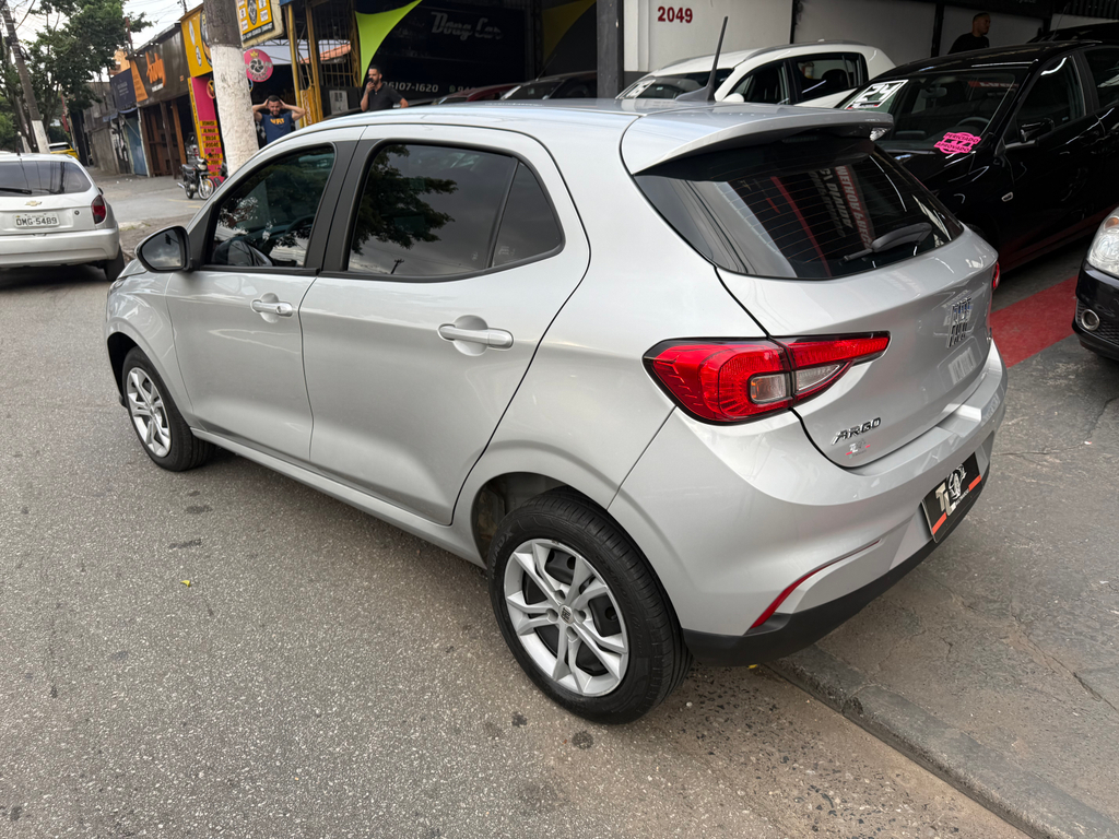 Fiat Argo Prata