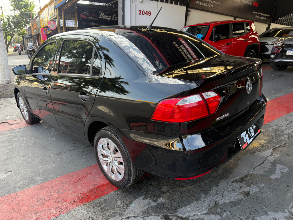 Volkswagen Voyage Preto