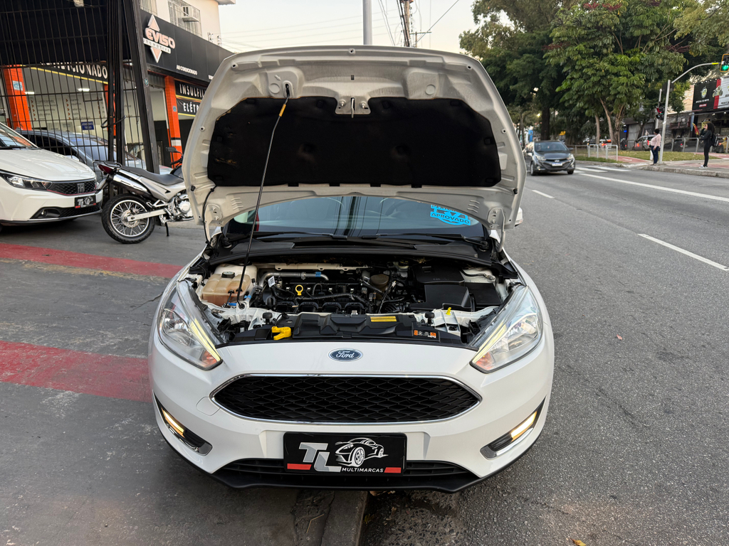 Ford Focus Sedan Branco