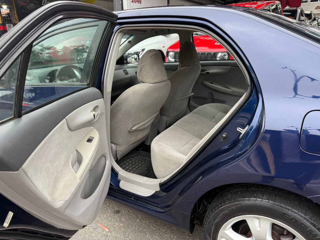 Toyota Corolla Azul