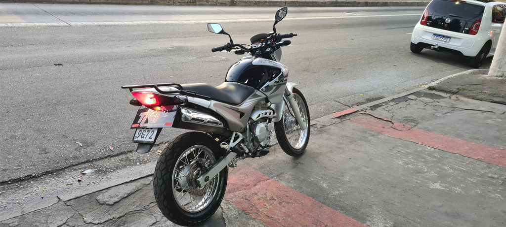 Honda NX-4 Prata