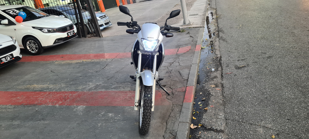 Honda NX-4 Prata