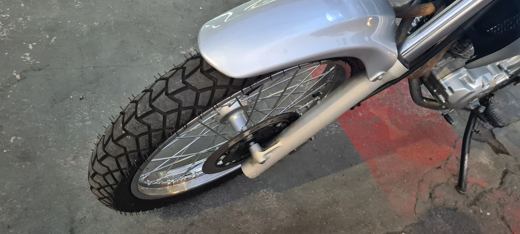 Honda NX-4 Prata