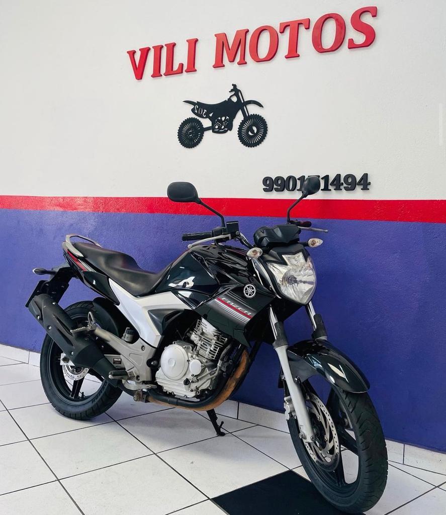 YAMAHA FAZER Preto