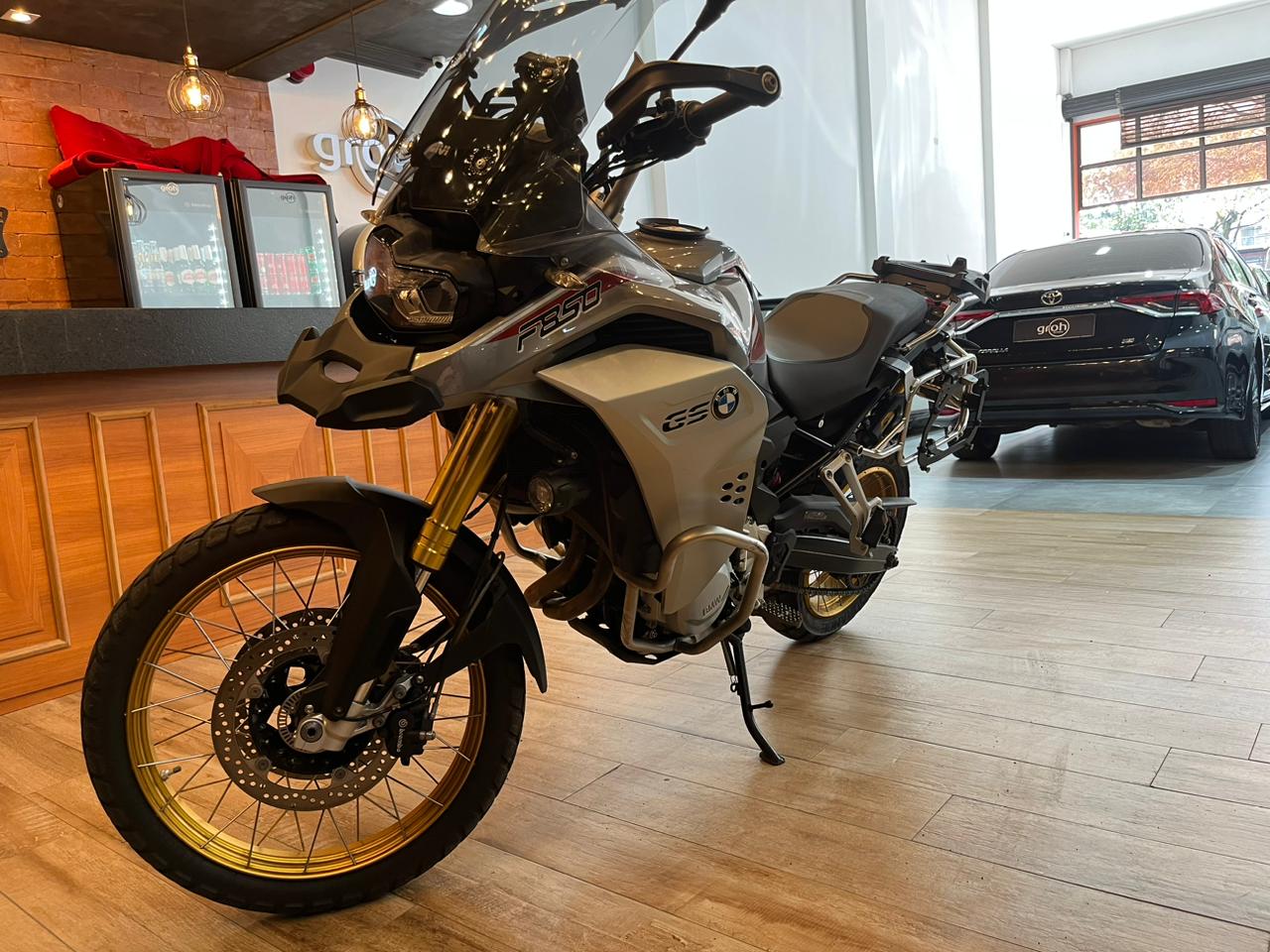 BMW F 850 GS Cinza