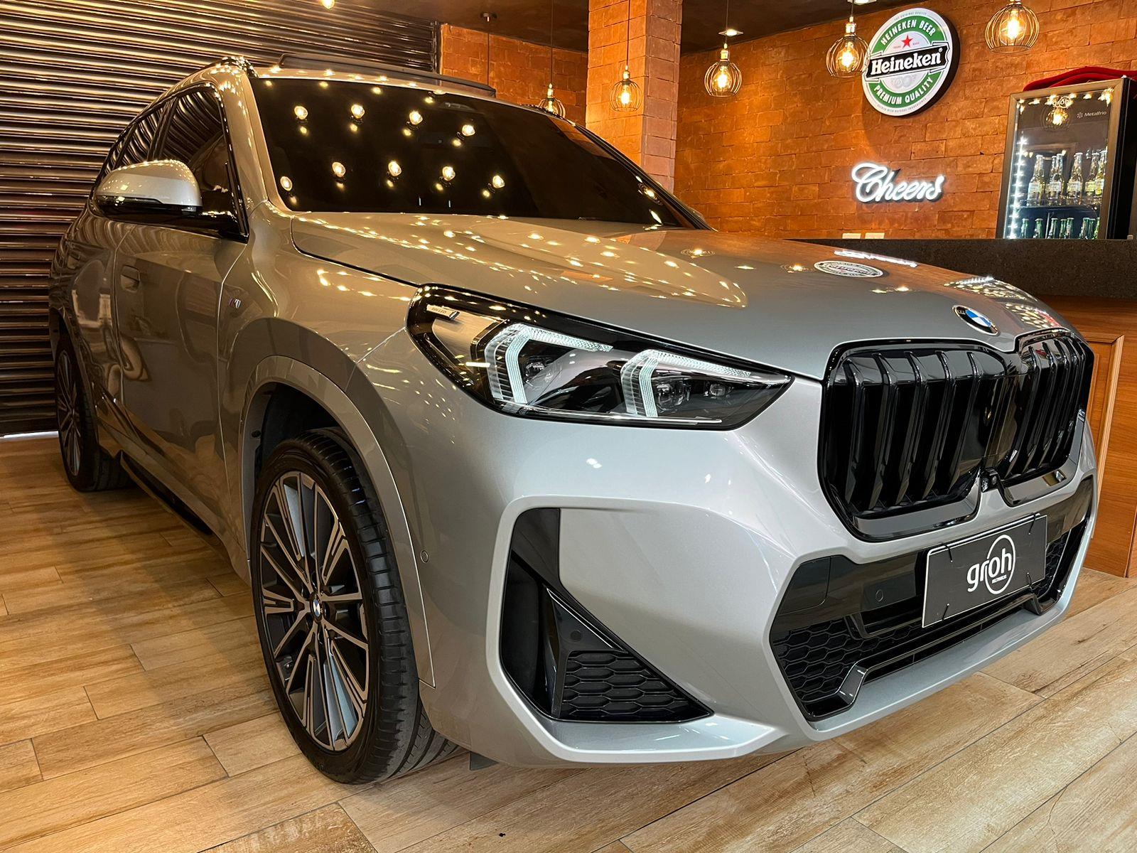 BMW X1 Prata