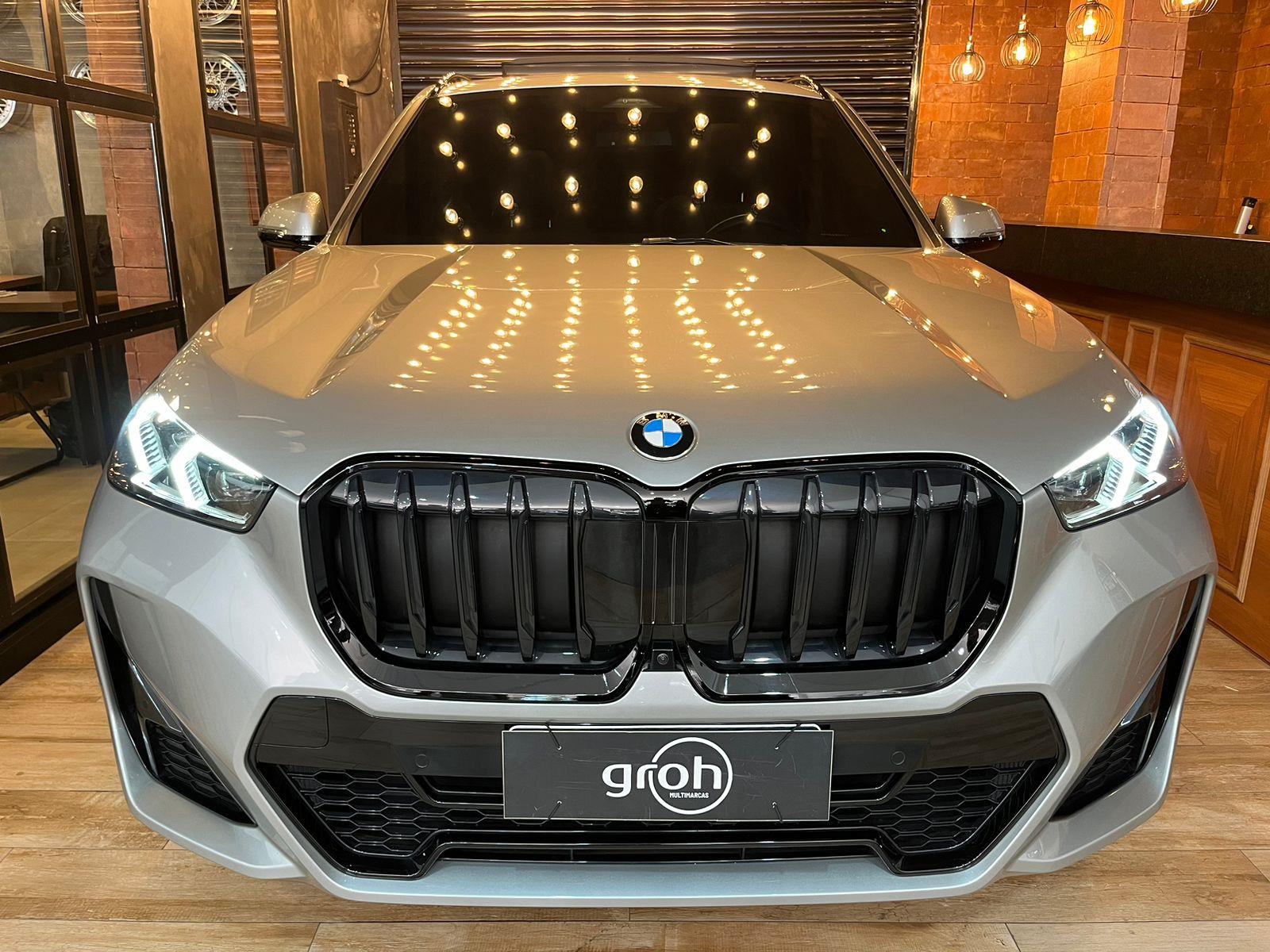 BMW X1 Prata