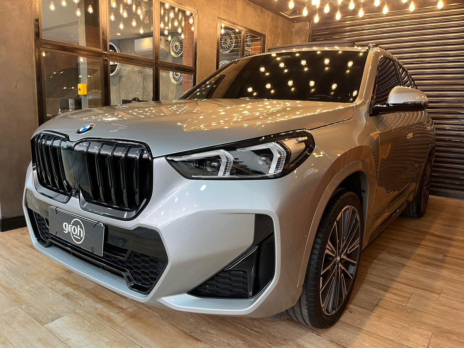 BMW X1 Prata