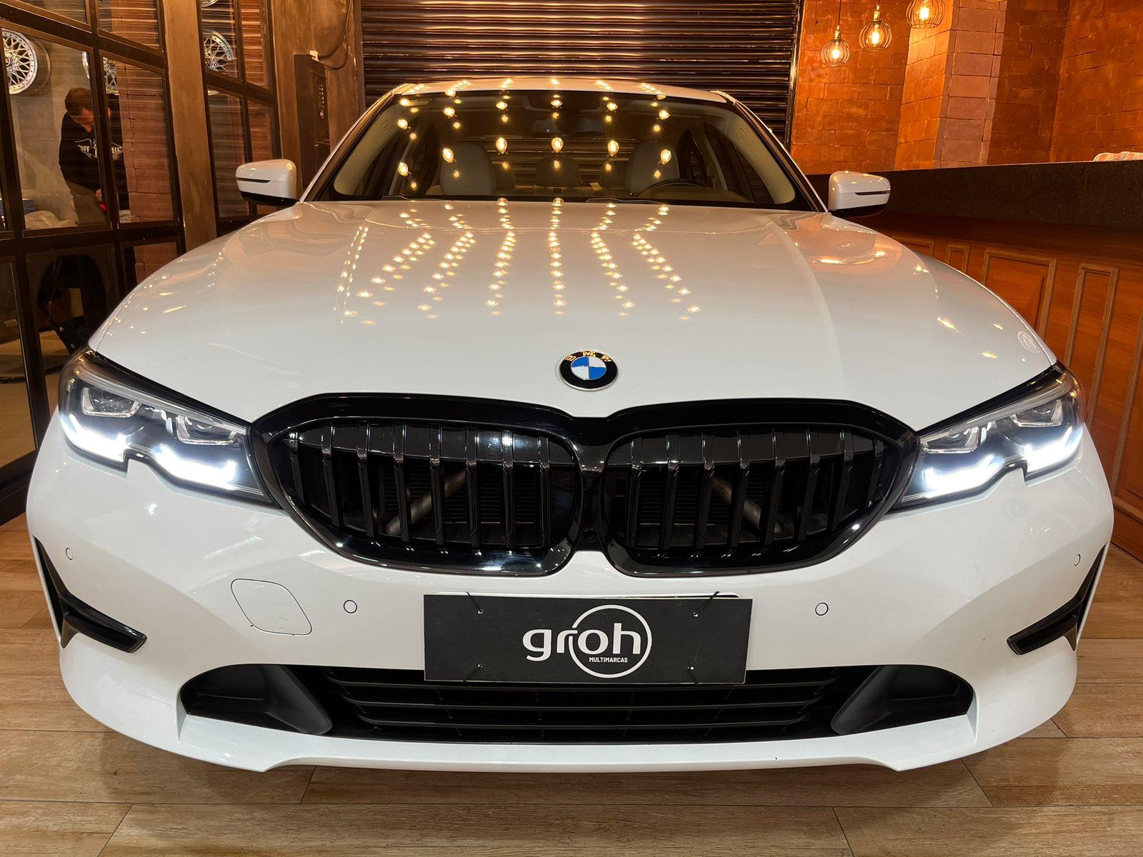 BMW 320i Branco