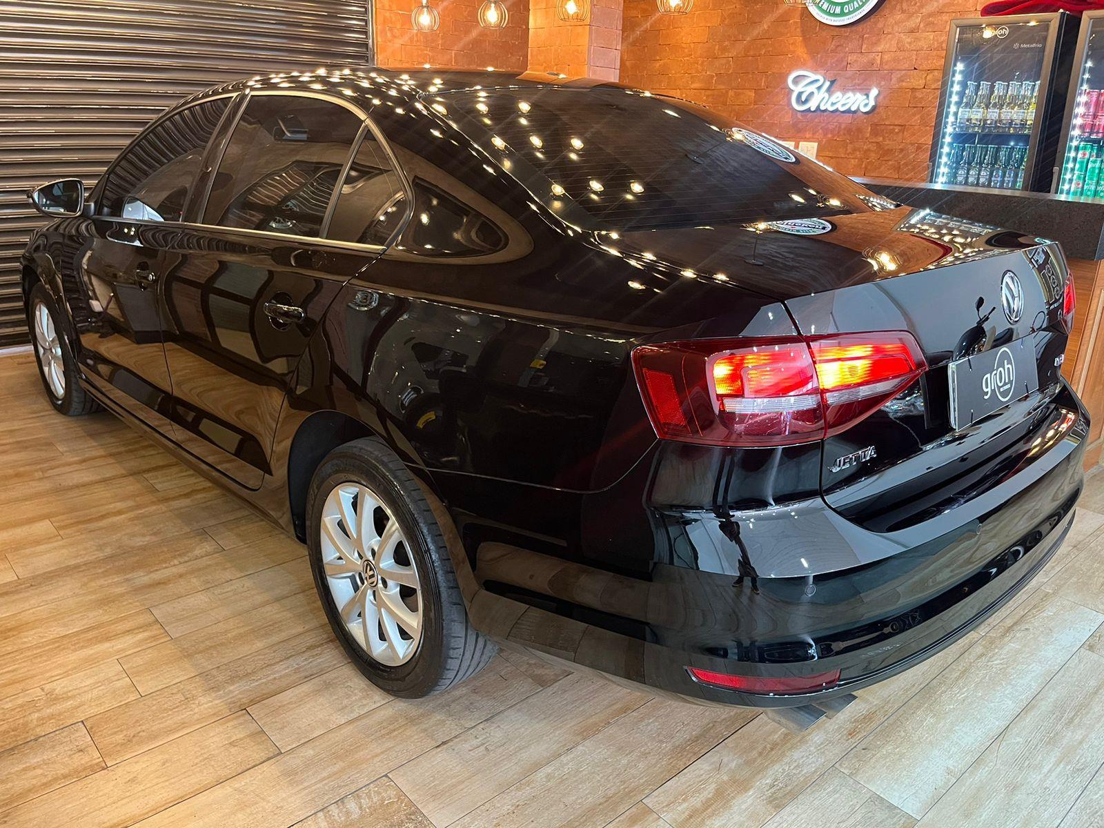 Volkswagen Jetta Preto