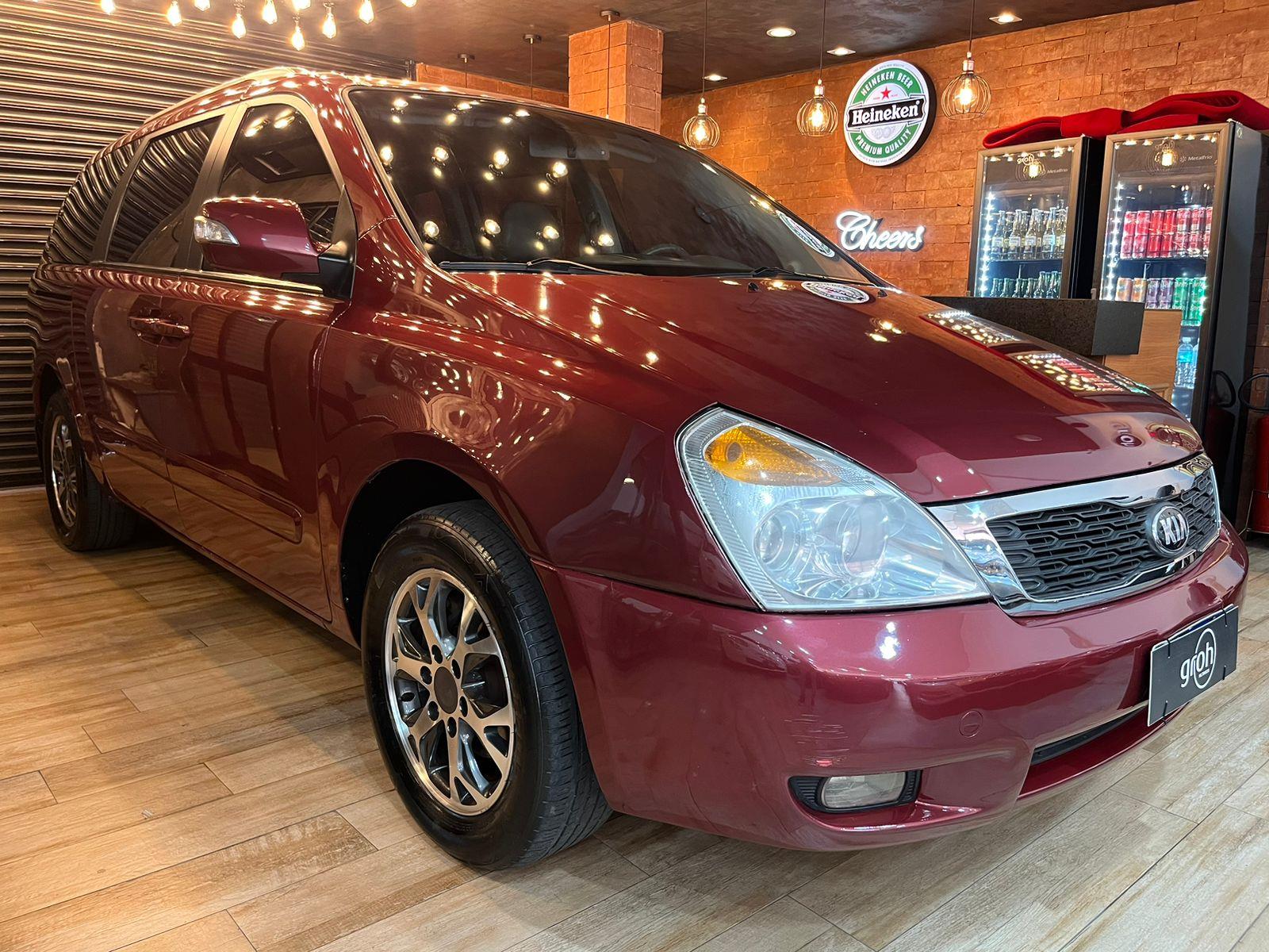 Kia Carnival Vermelho