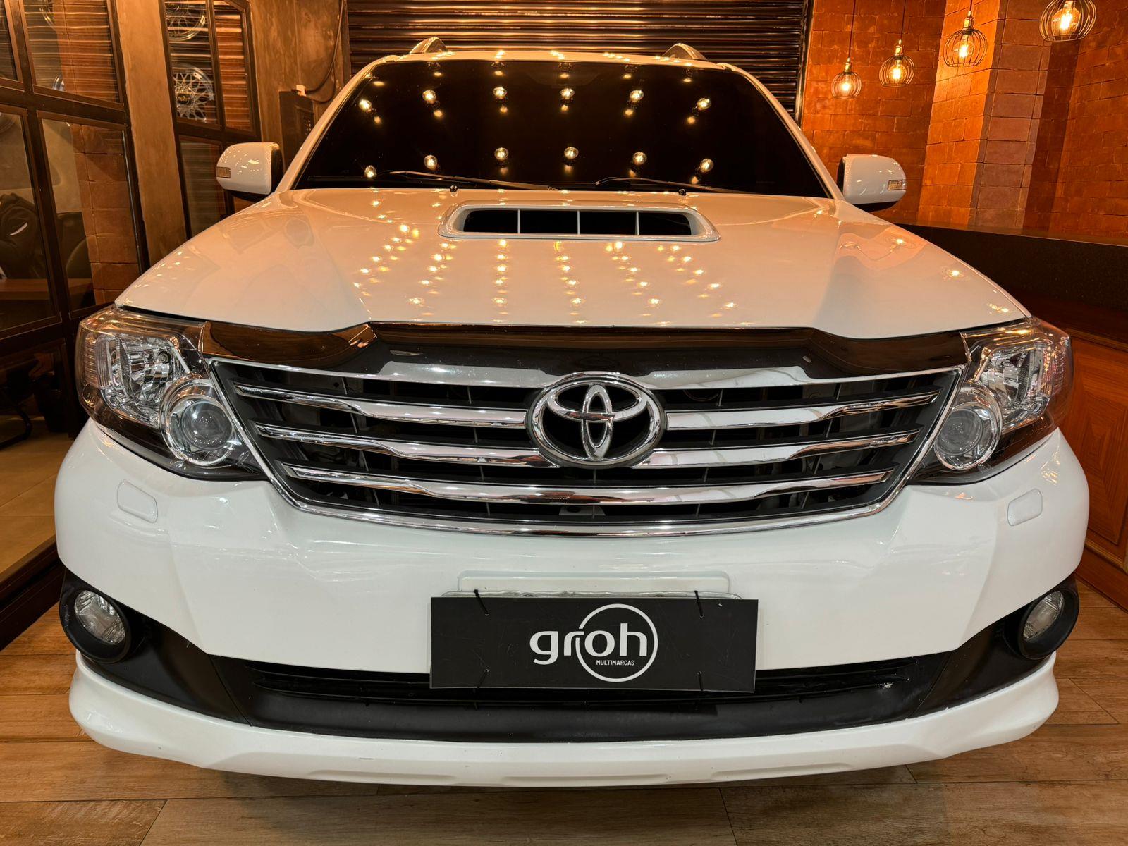 Toyota Hilux SW4 Branco