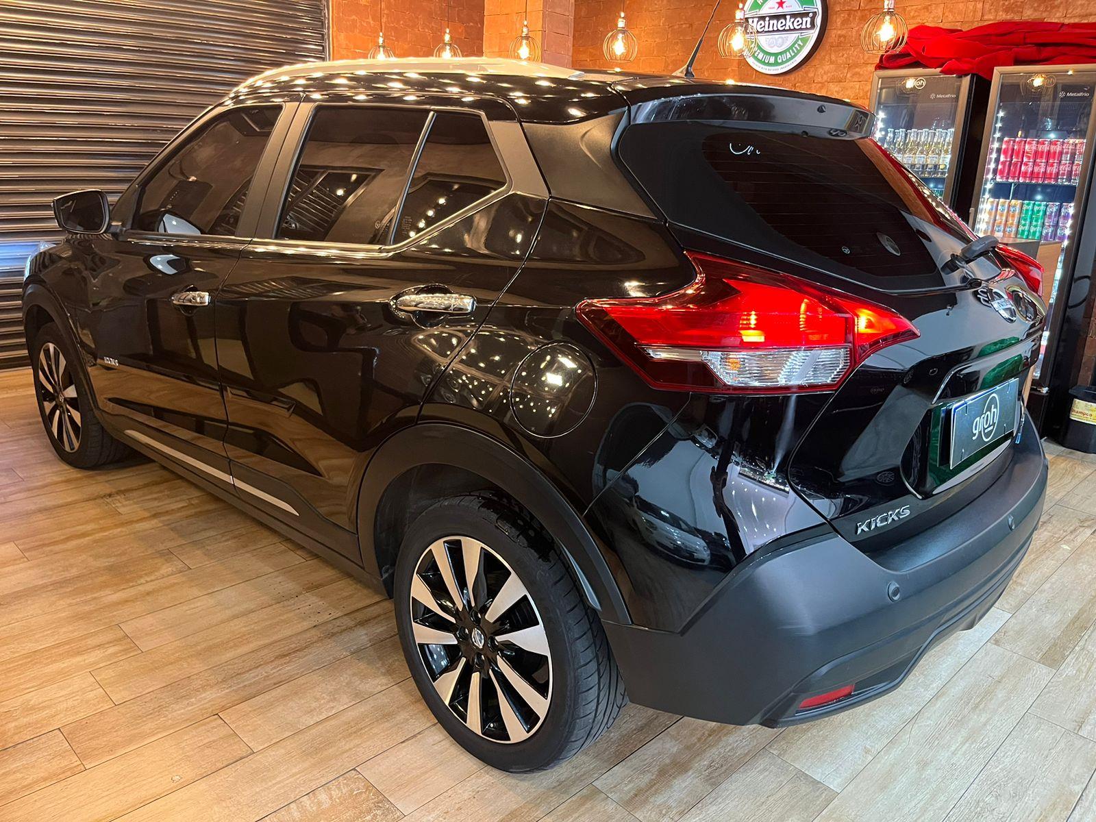 Nissan Kicks Preto