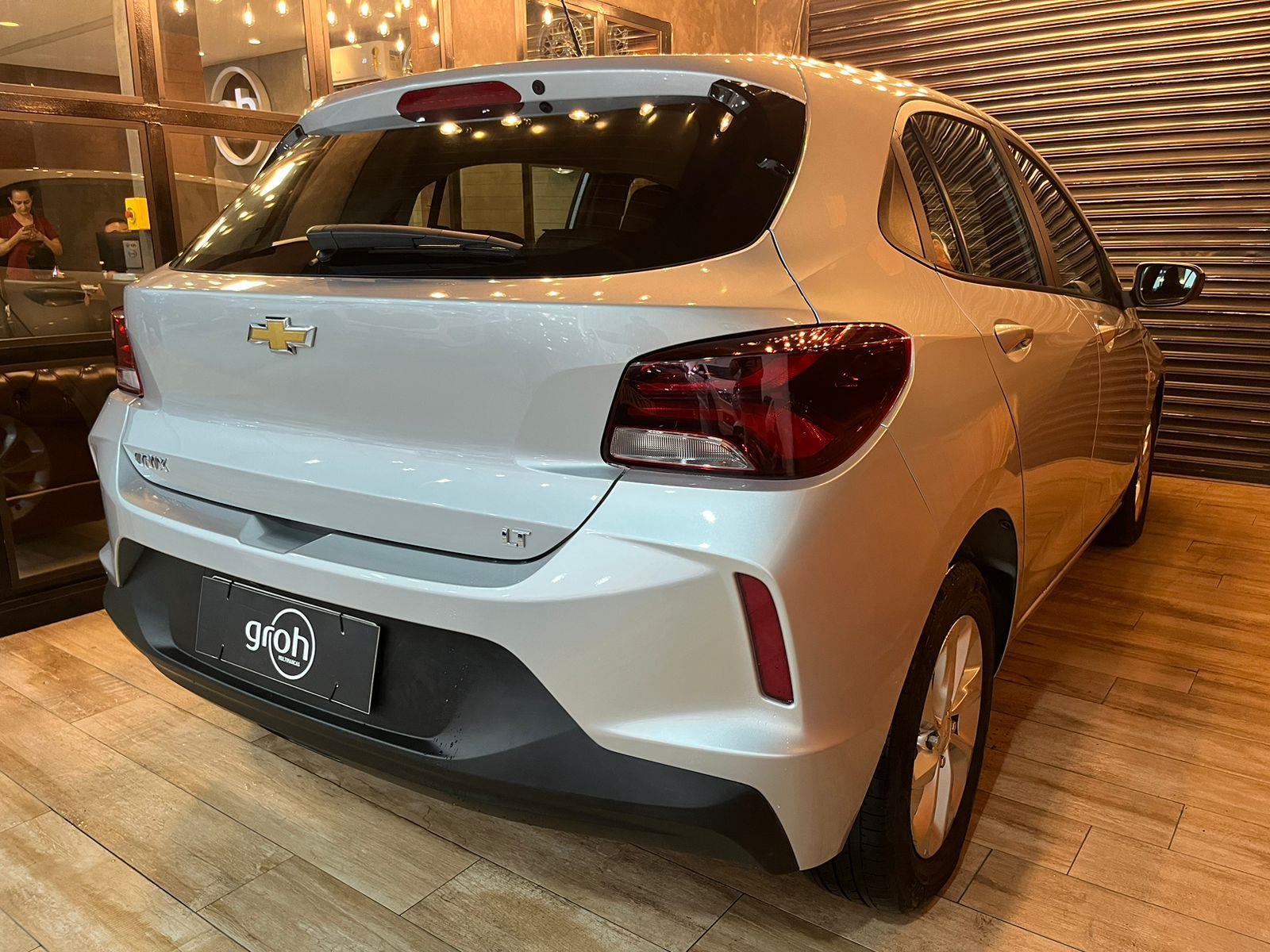 Chevrolet Onix Prata