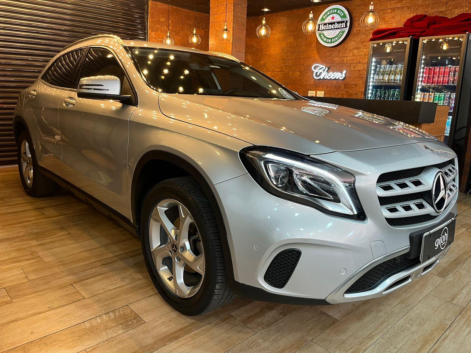 Mercedes Benz GLA-200 Prata