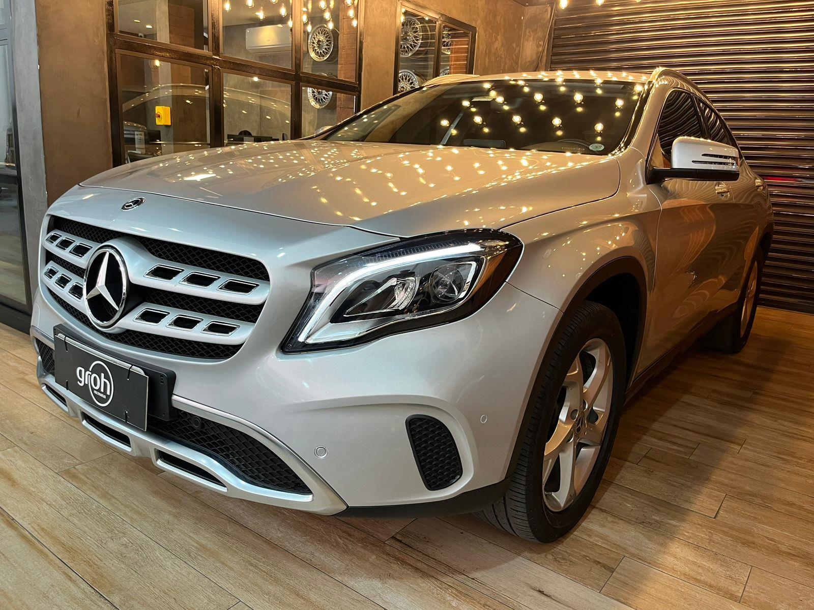 Mercedes Benz GLA-200 Prata