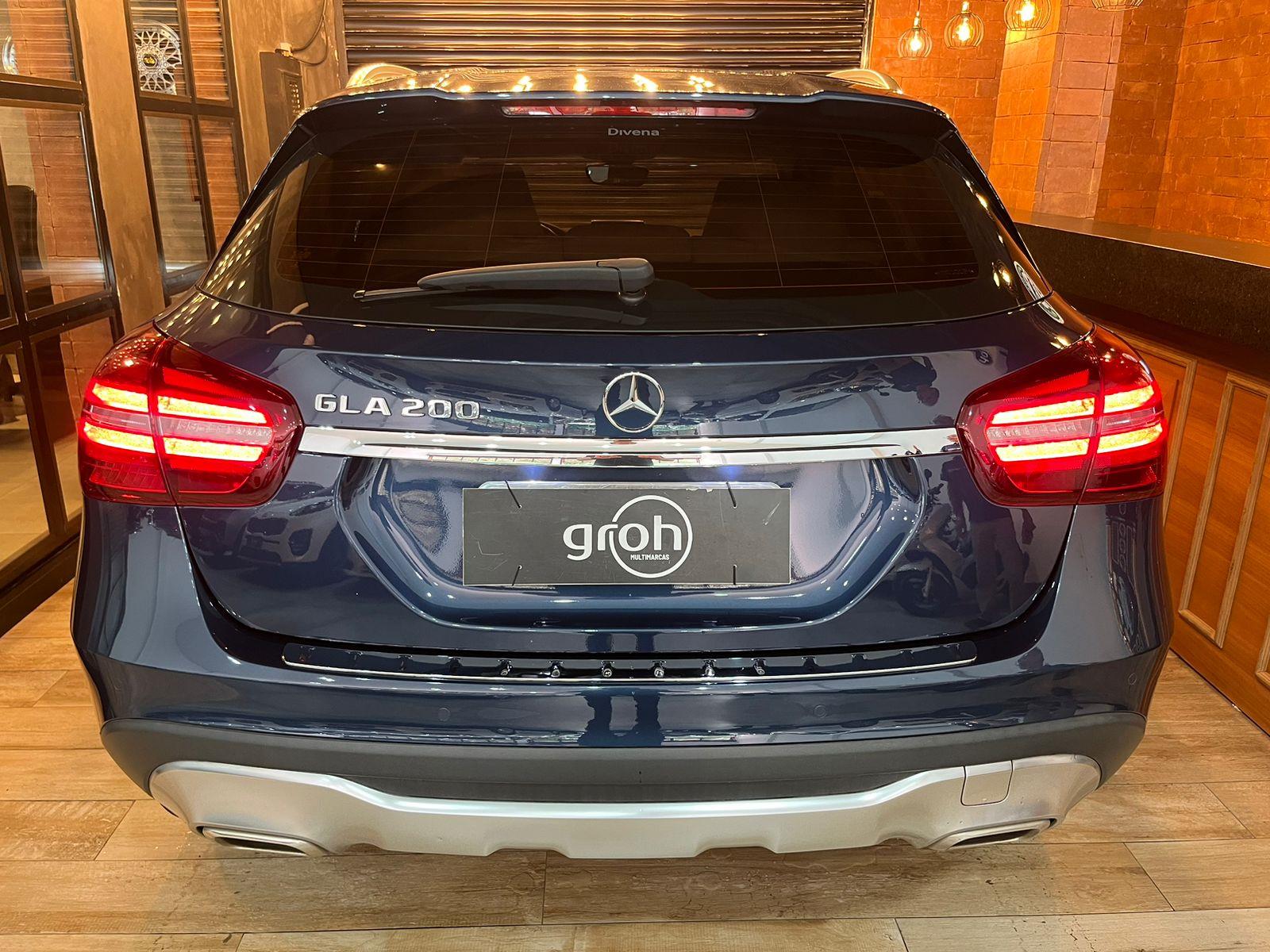 Mercedes Benz GLA-200 Azul