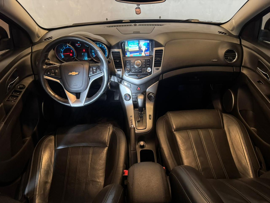 Chevrolet Cruze Sedan Preto