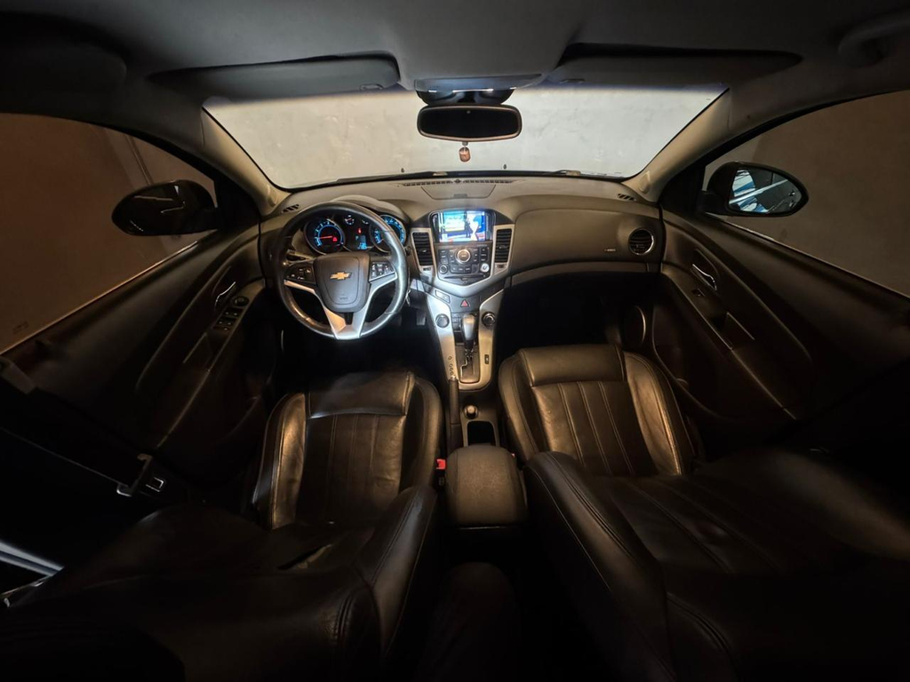 Chevrolet Cruze Sedan Preto