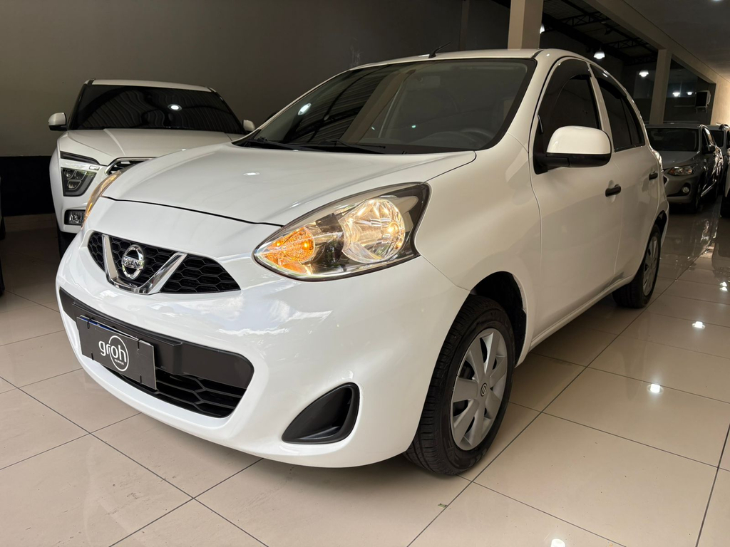 Nissan March Branco