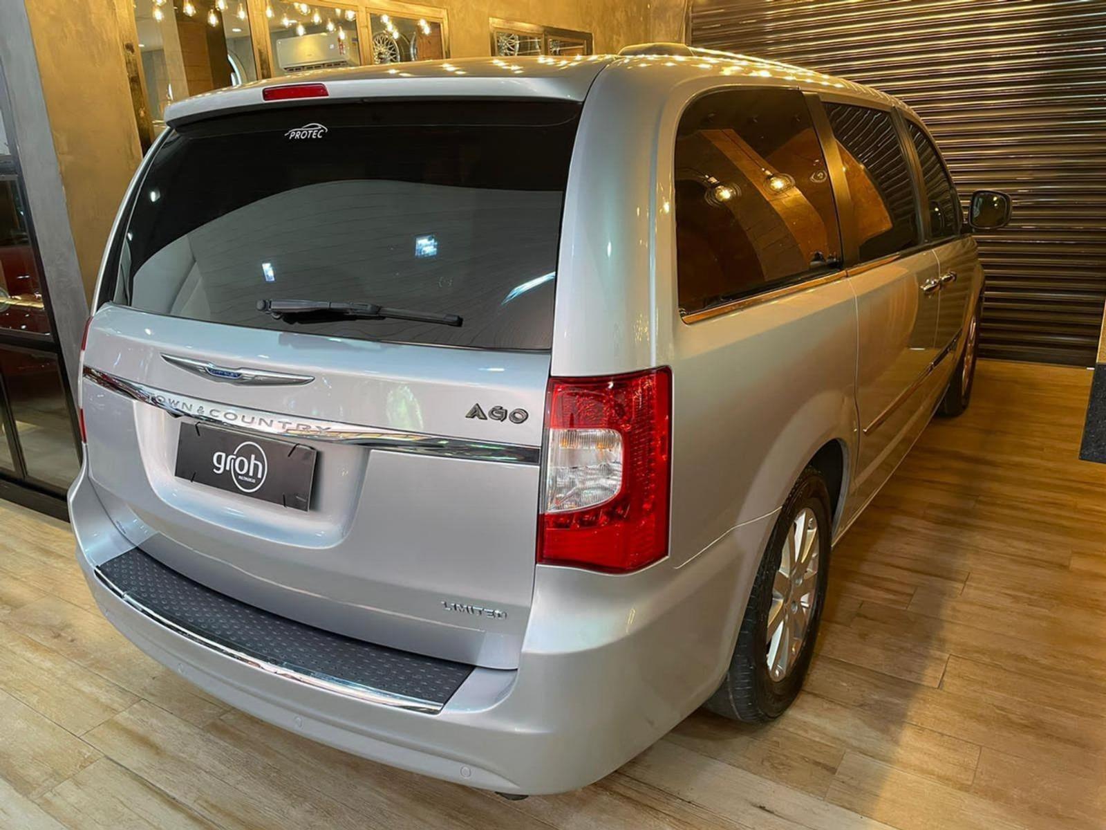 Chrysler Town & Country Prata