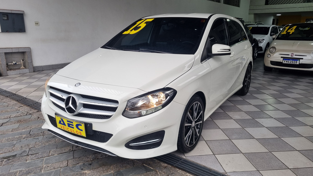 Mercedes Benz B 200