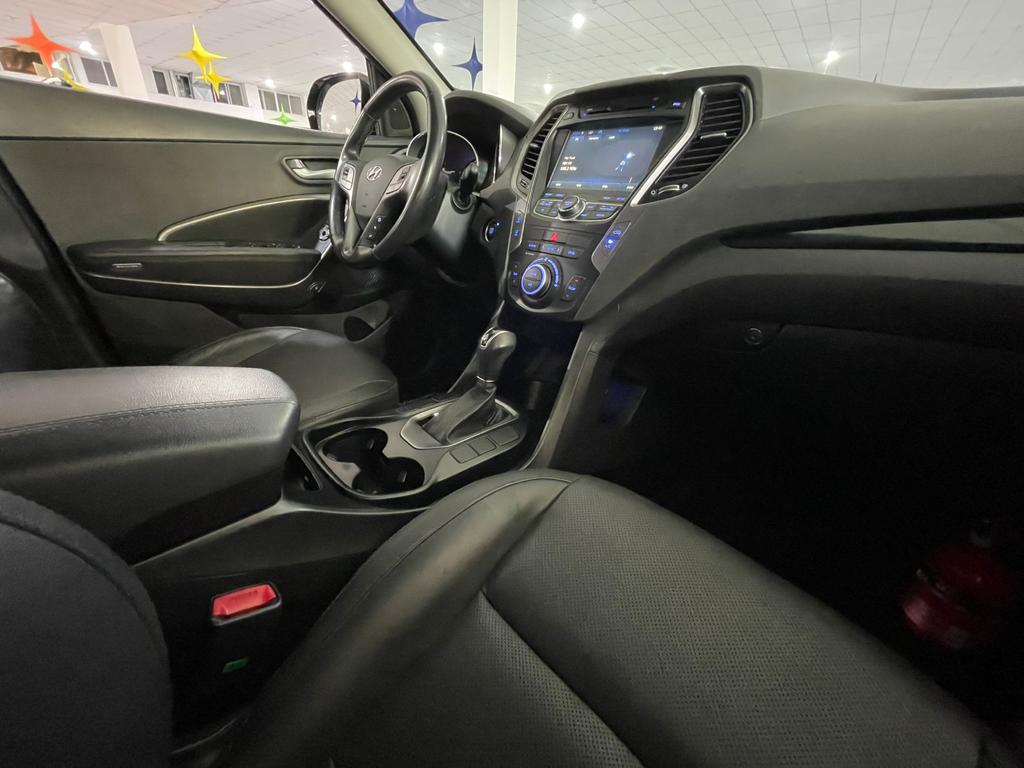 Hyundai Santa Fe Preto