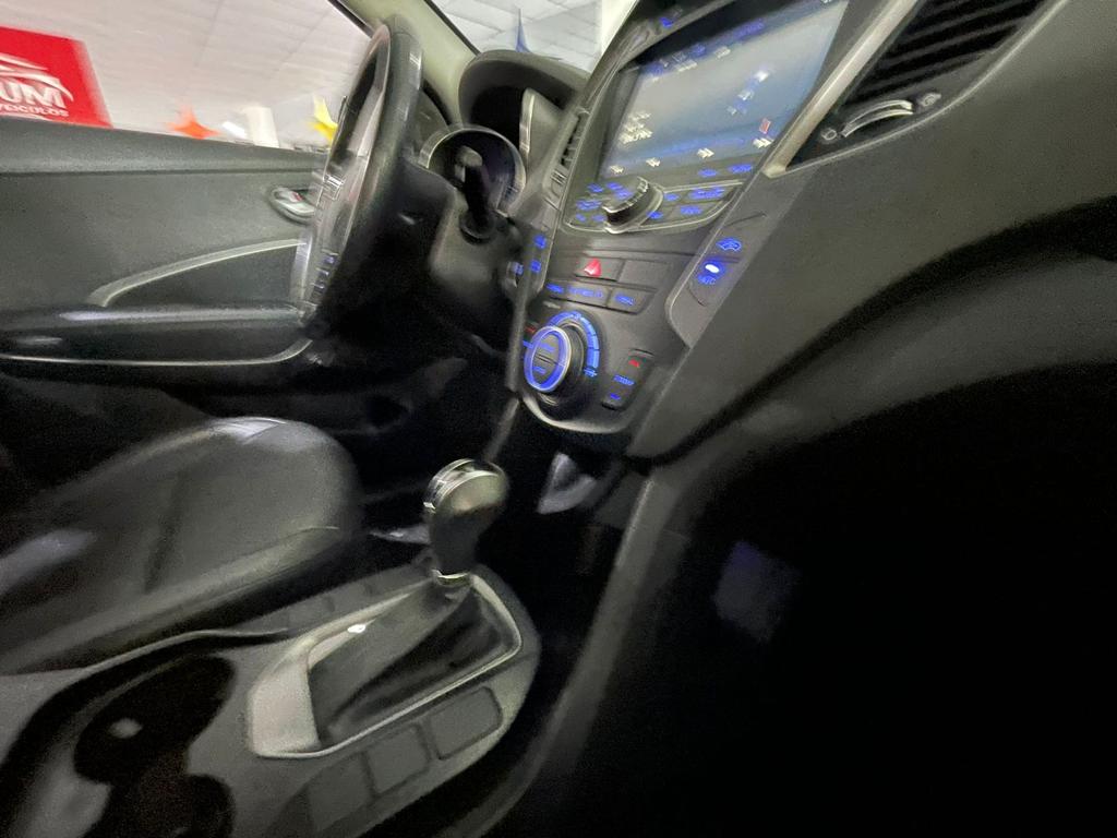 Hyundai Santa Fe Preto