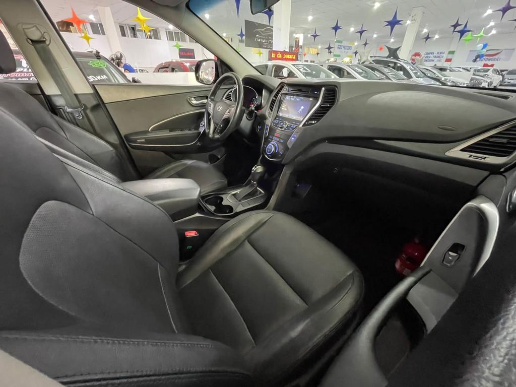Hyundai Santa Fe Preto