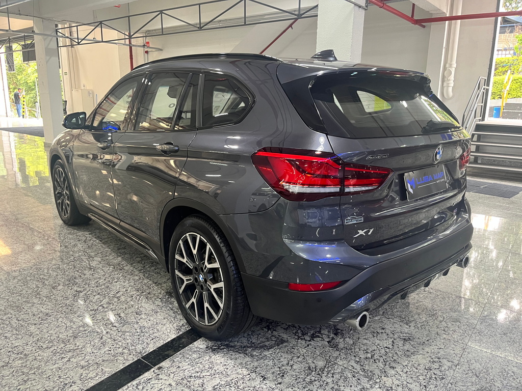 BMW X1 Cinza