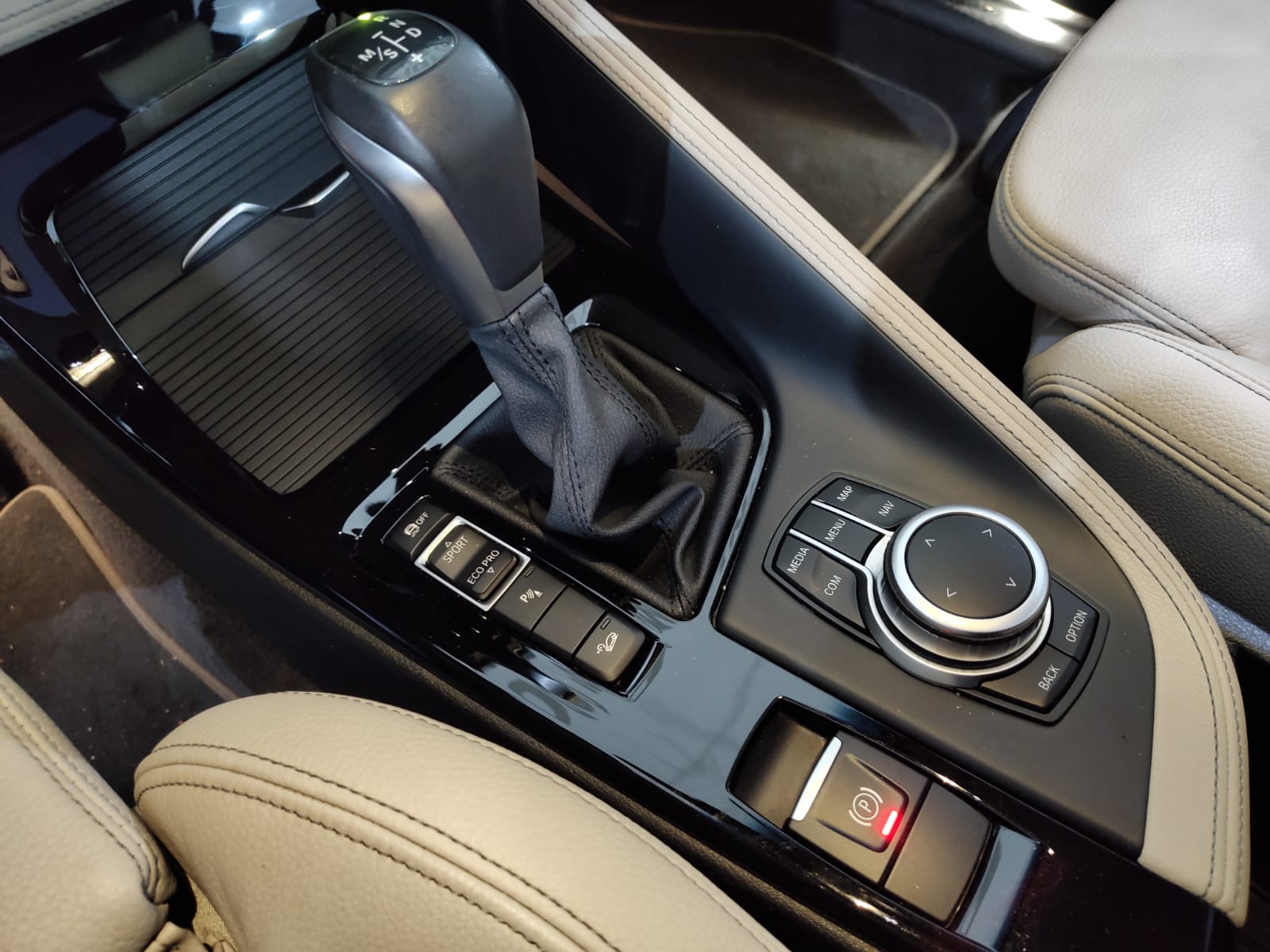 BMW X1 Cinza