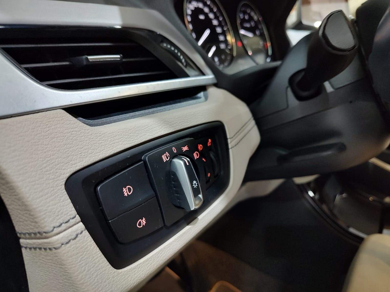 BMW X1 Cinza