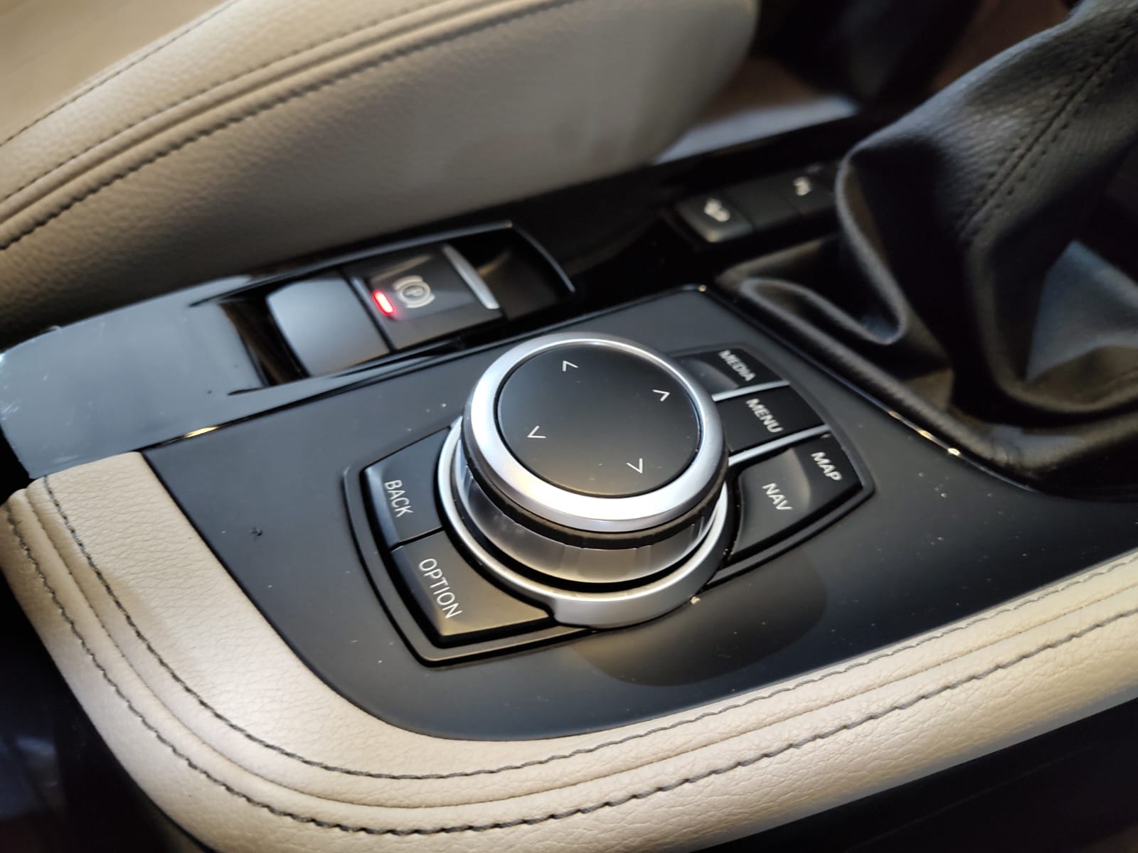 BMW X1 Cinza