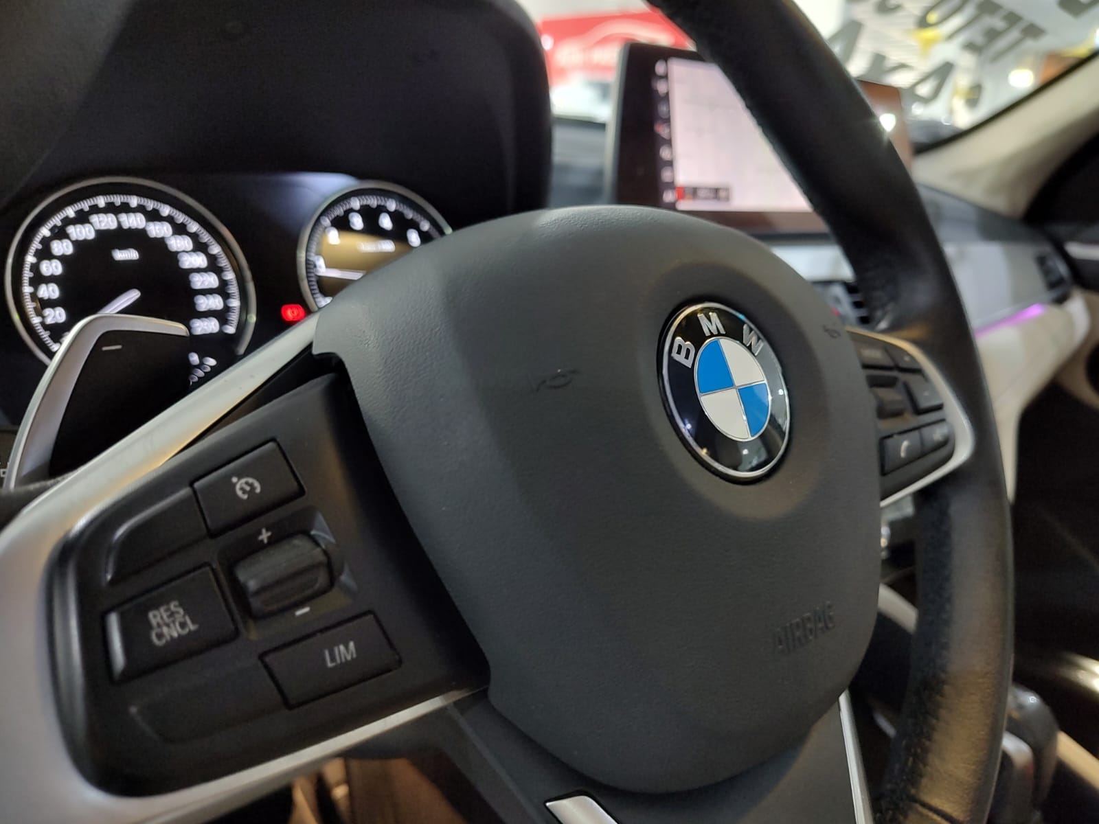 BMW X1 Cinza