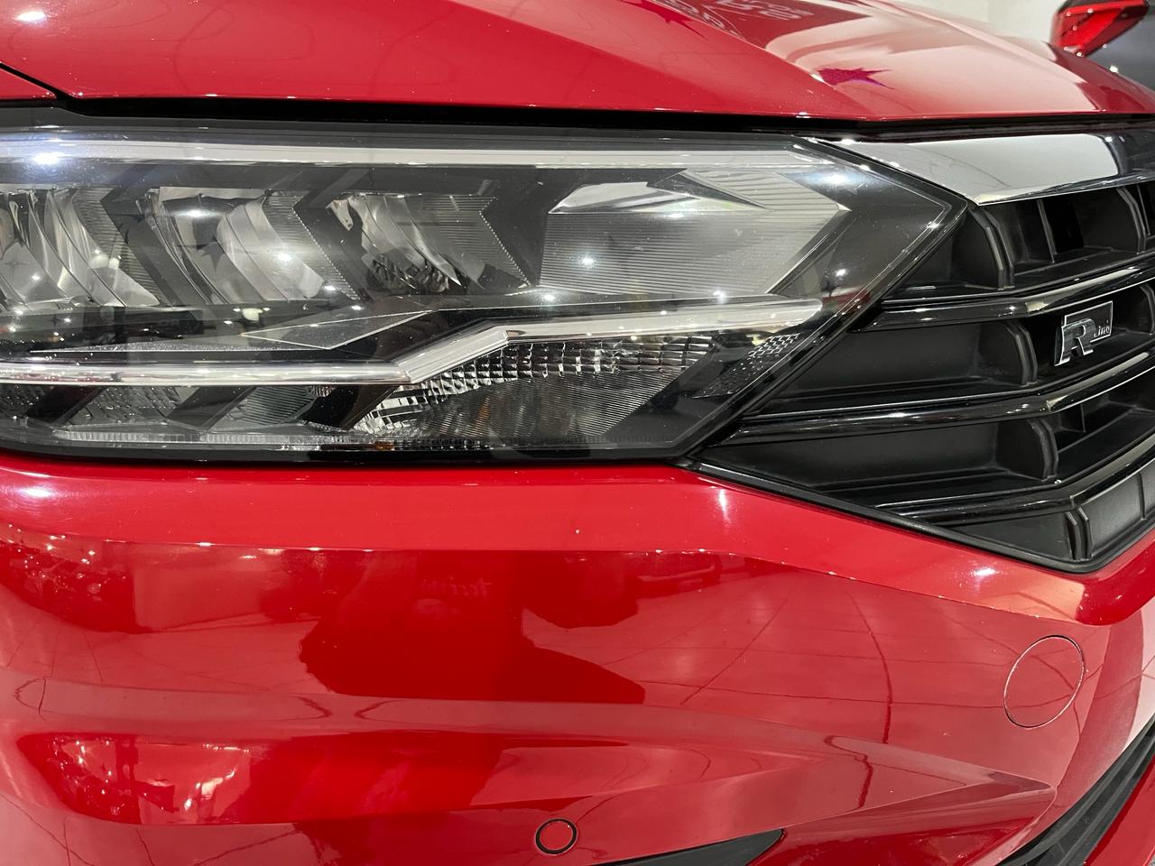 Volkswagen Jetta Vermelho