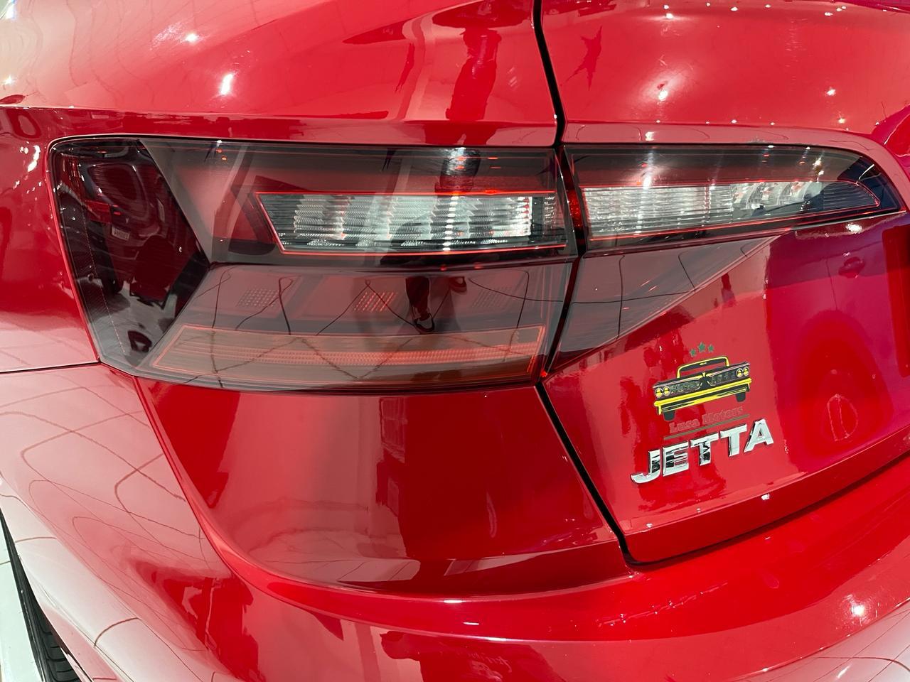 Volkswagen Jetta Vermelho