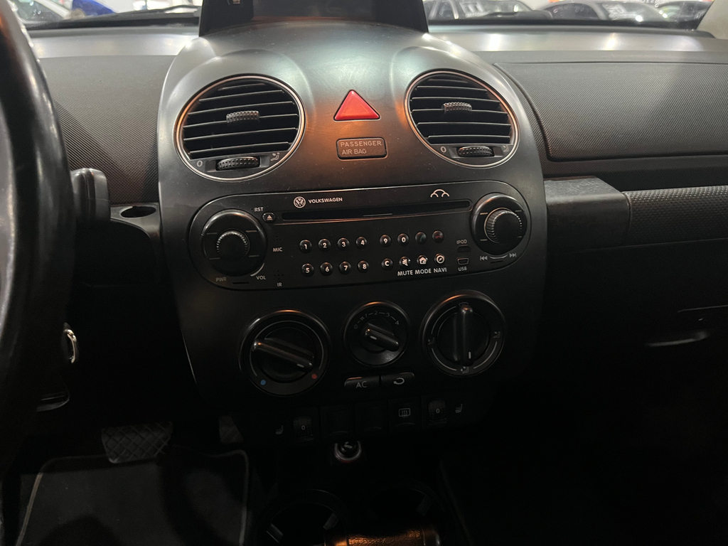 Volkswagen New Beetle Prata